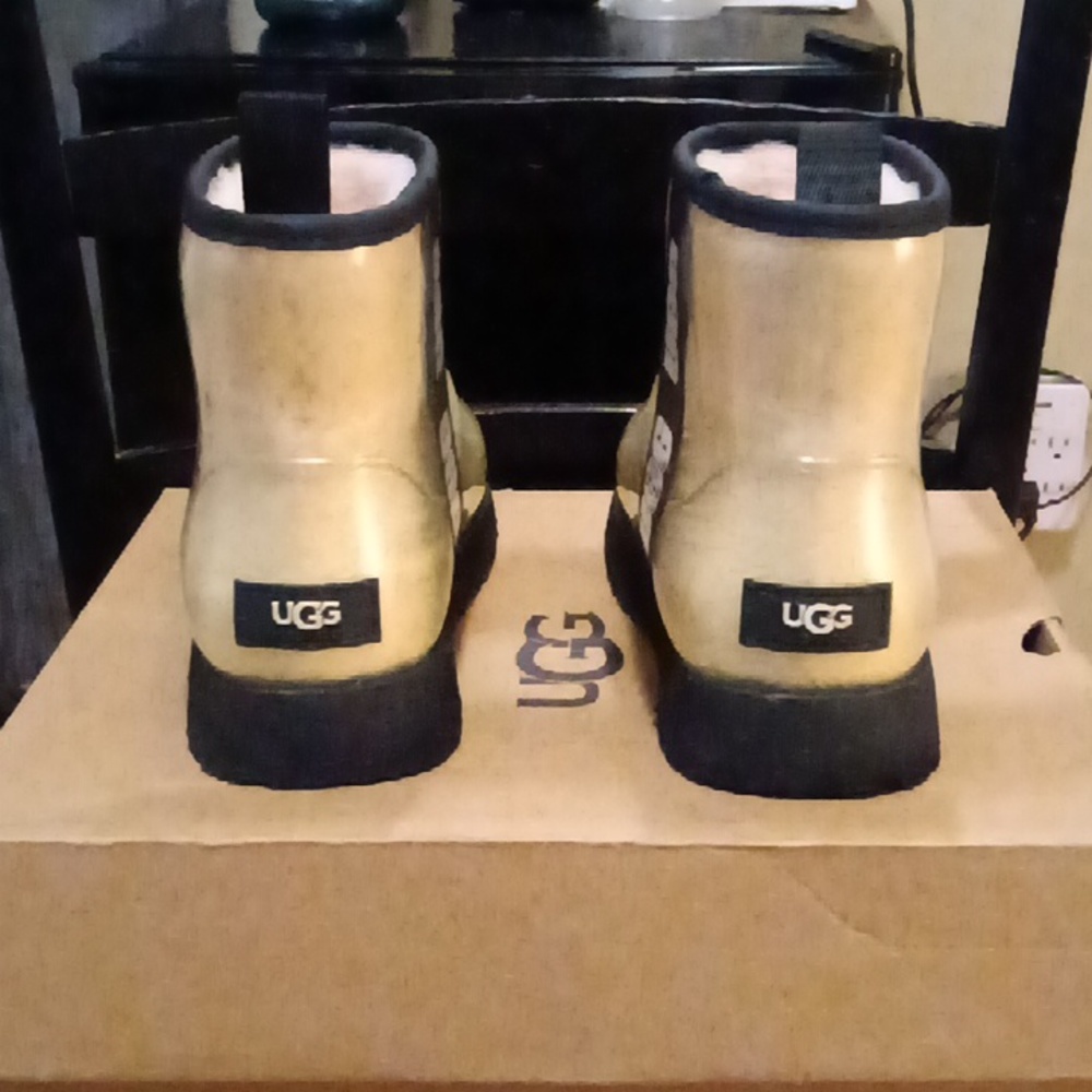 UGG RAIN BOOTS - Picture 4 of 4